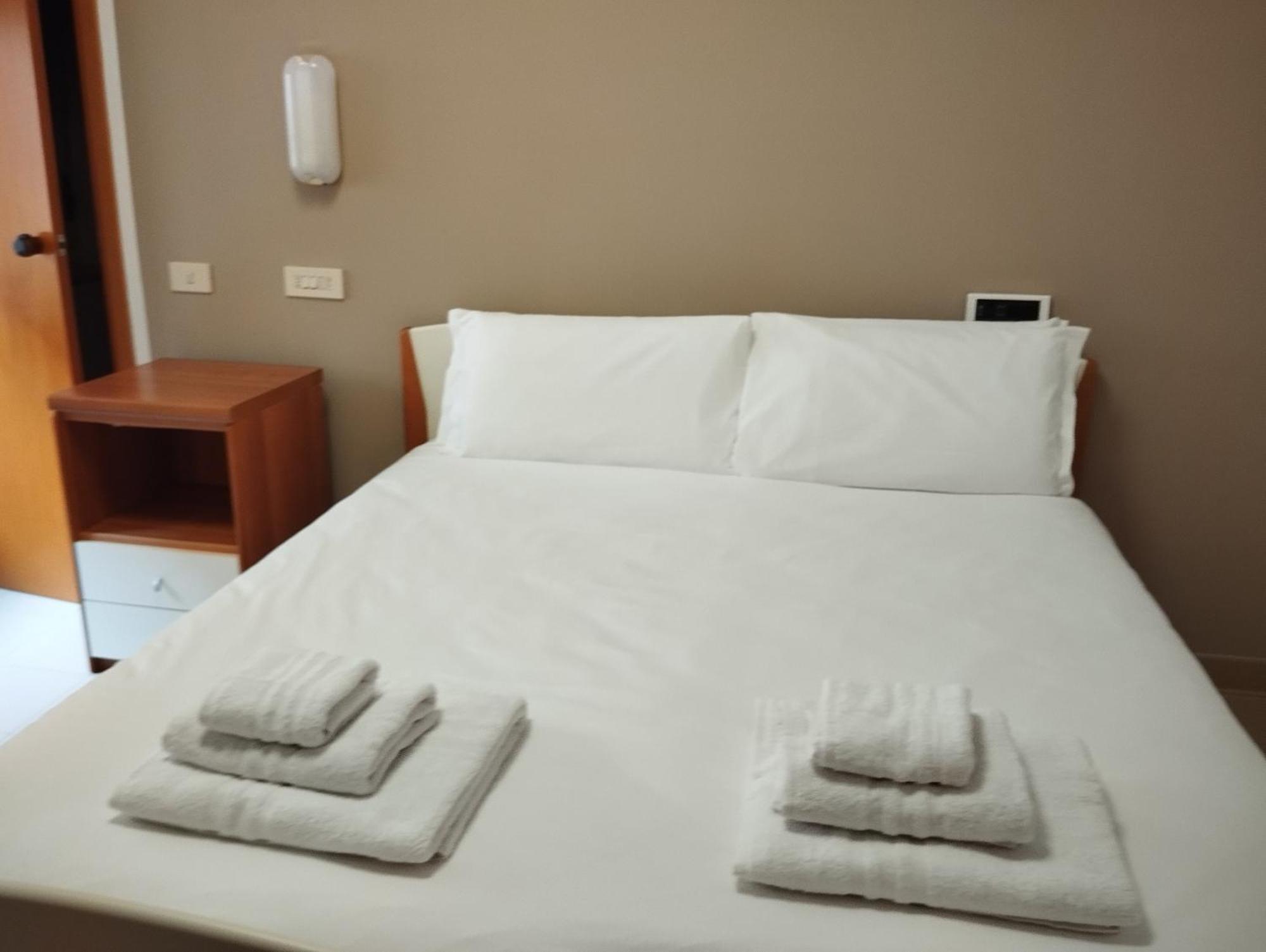 Auberge de jeunesse Ah Roma Extérieur photo